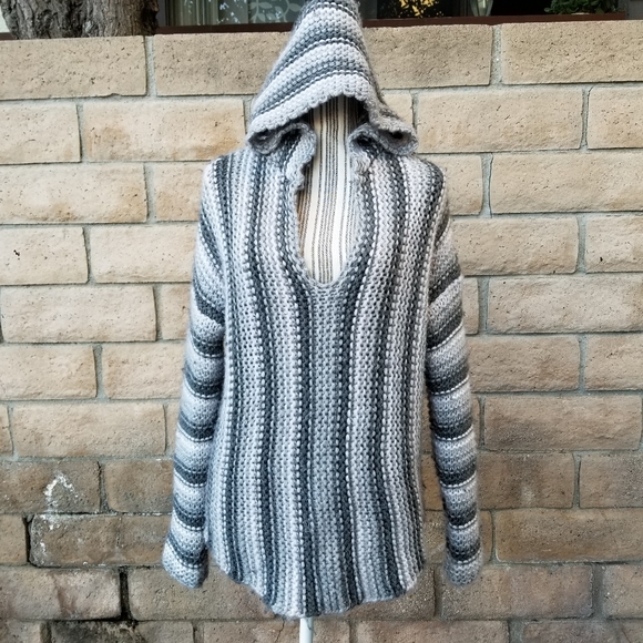 3/$25 Lovestitch Cable Sweater Hoodie Grey Sz M/L - Picture 2 of 9